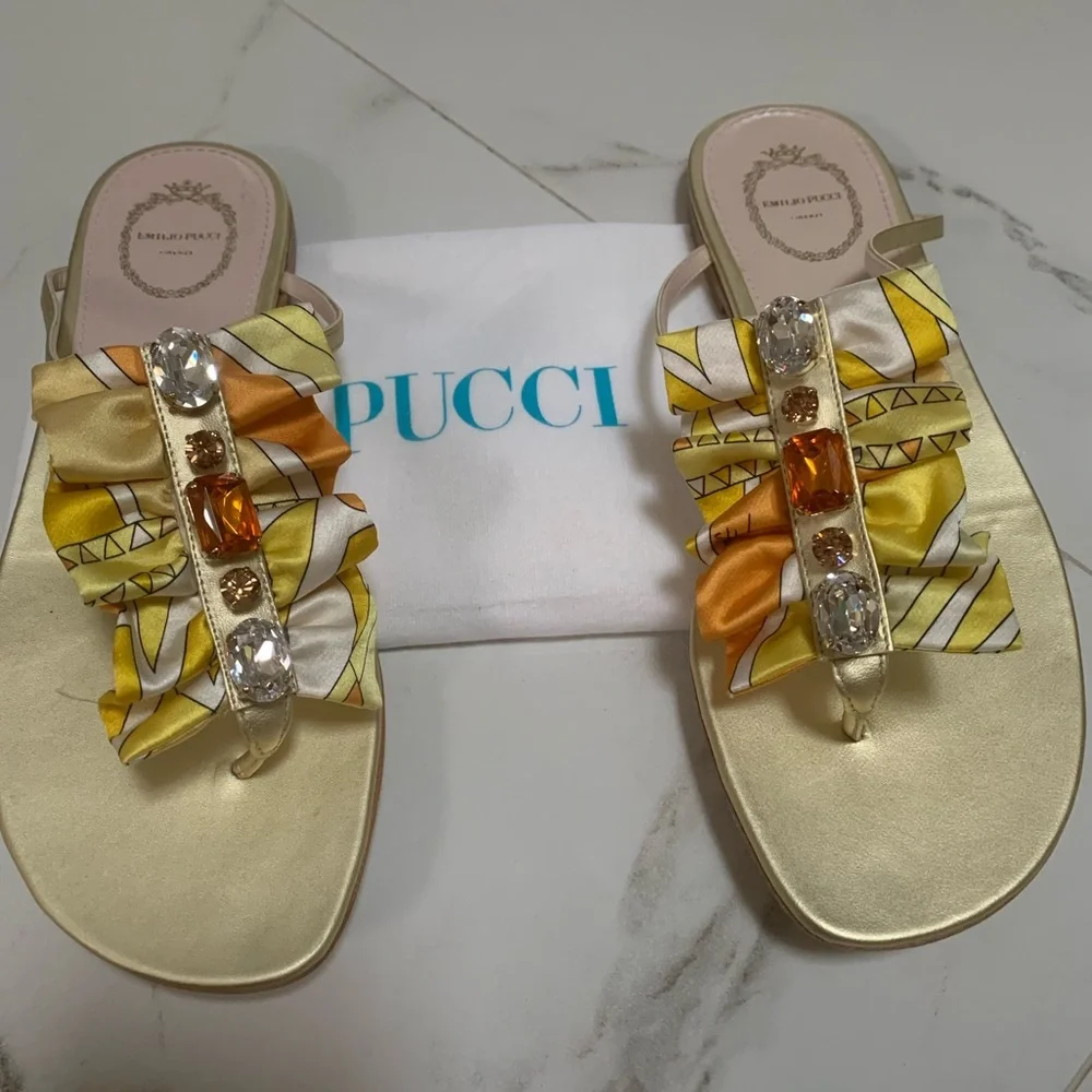 😍NEW Pucci Jewel Embellished Thong Sandals - Picture 2 of 7